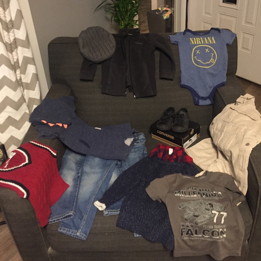 Box of boy clothes / toddler clothes